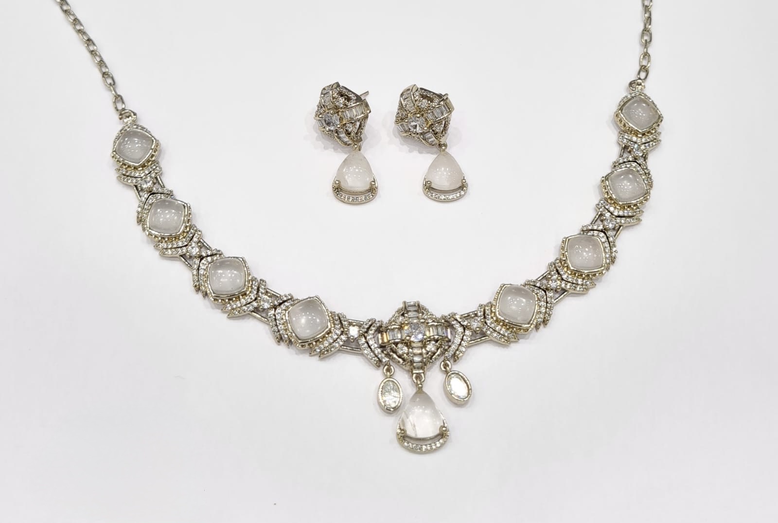 Sabyasachi Necklace 10039 - 5