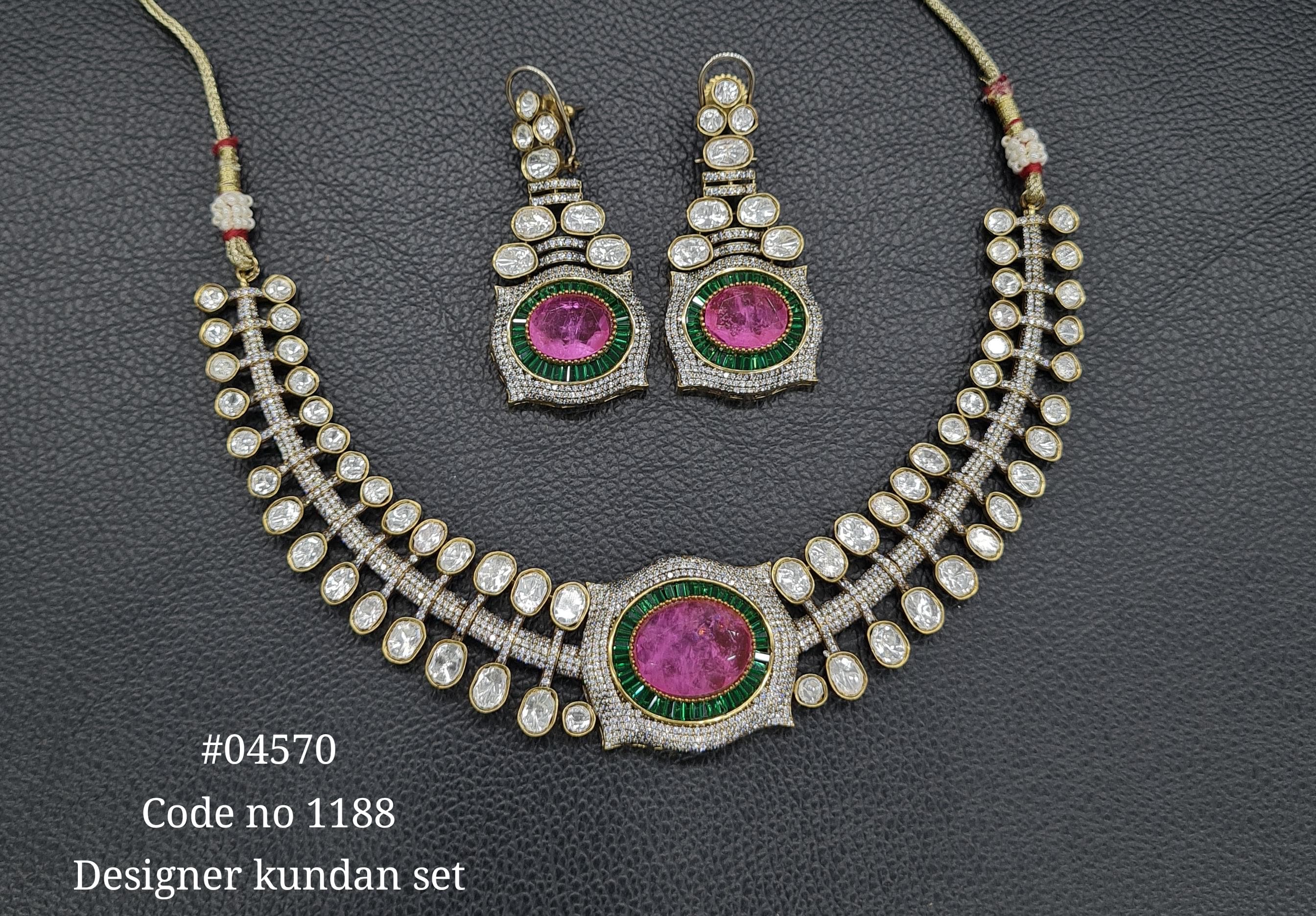 Victorian Necklace 04570