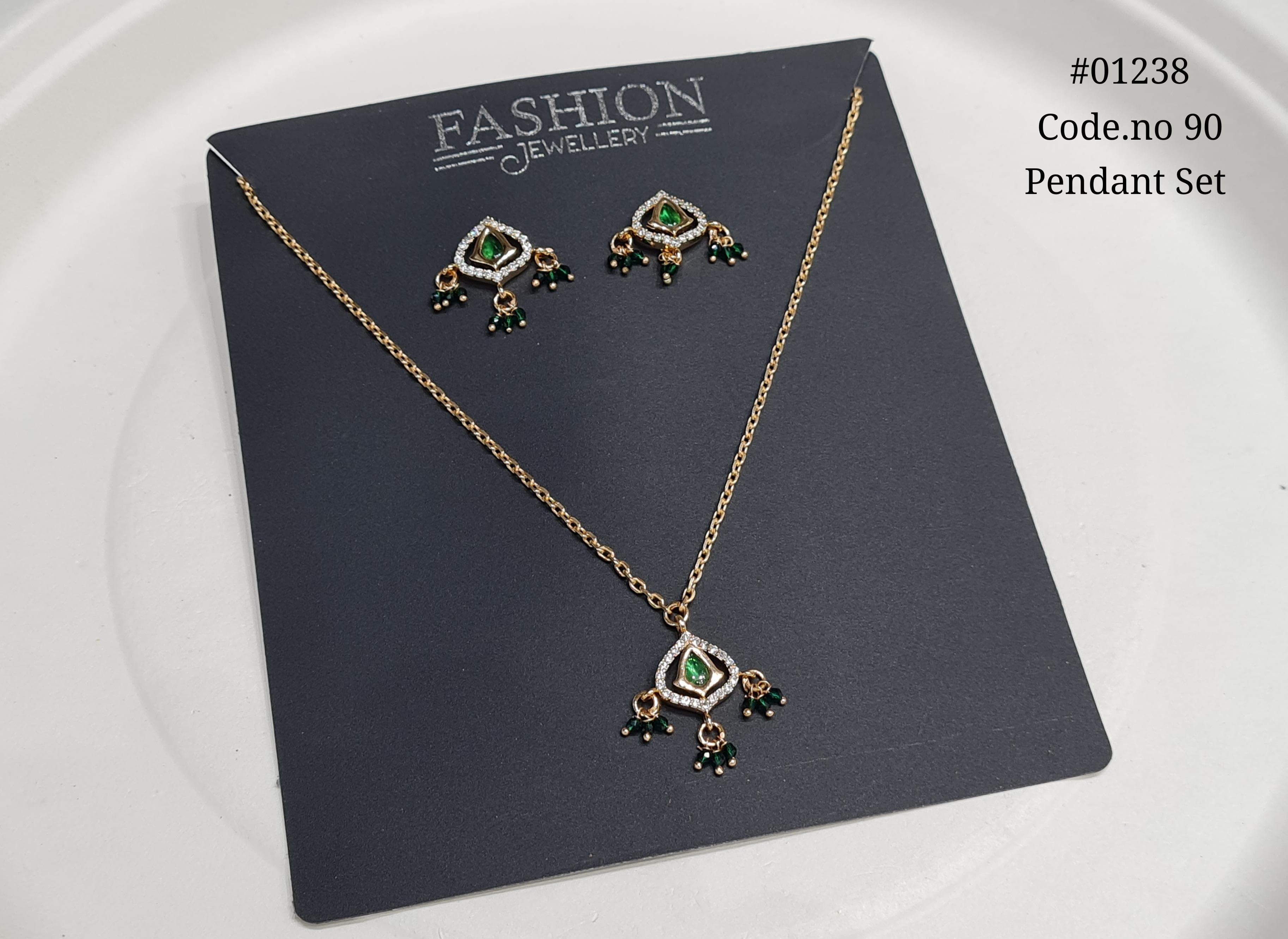 Kundan Pendant Set 01238 - 4