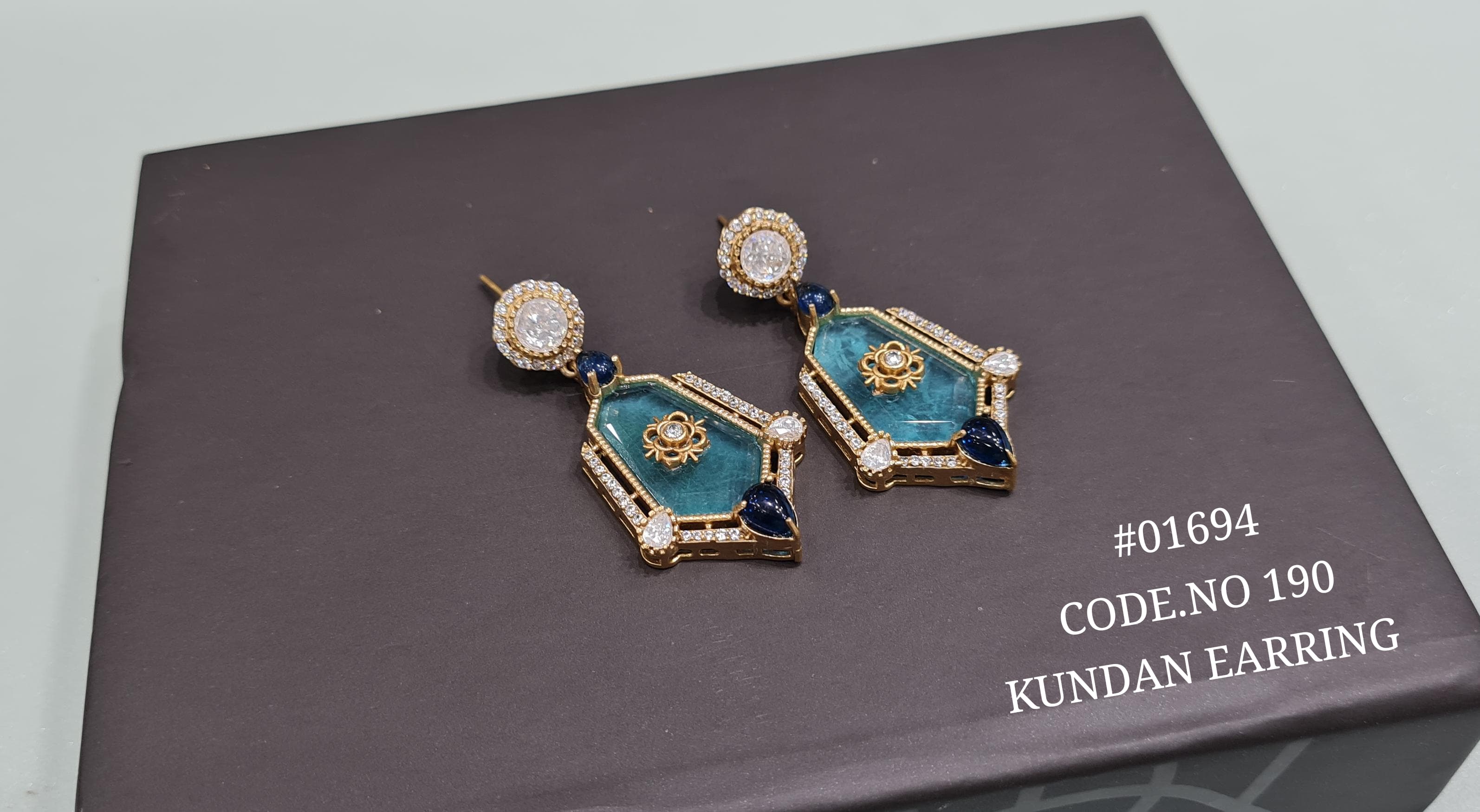 Kundan earrings 01694 - 4