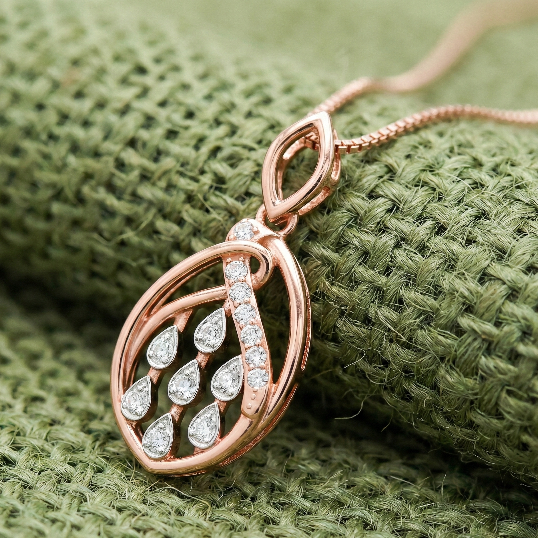 Chic Glow Diamond Pendant
