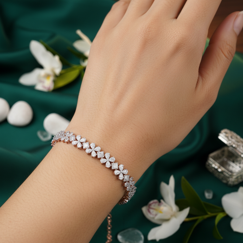 Soft Halo Diamond Chain Bracelet