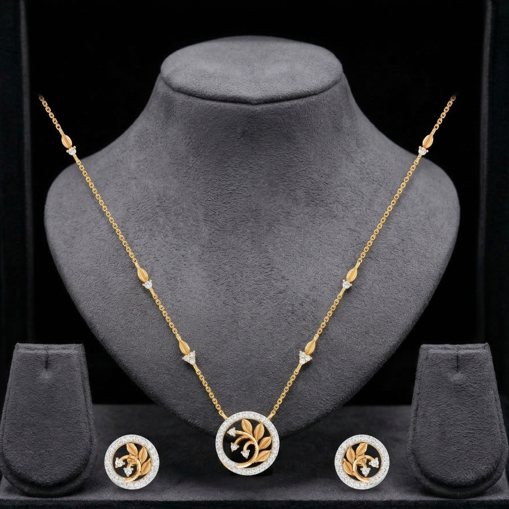Elegant Diamond Glam Necklace Set - 3