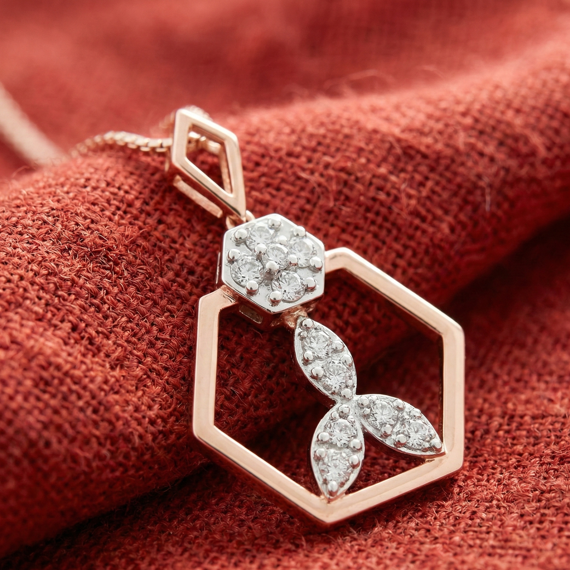 Refined Glow Diamond Pendant