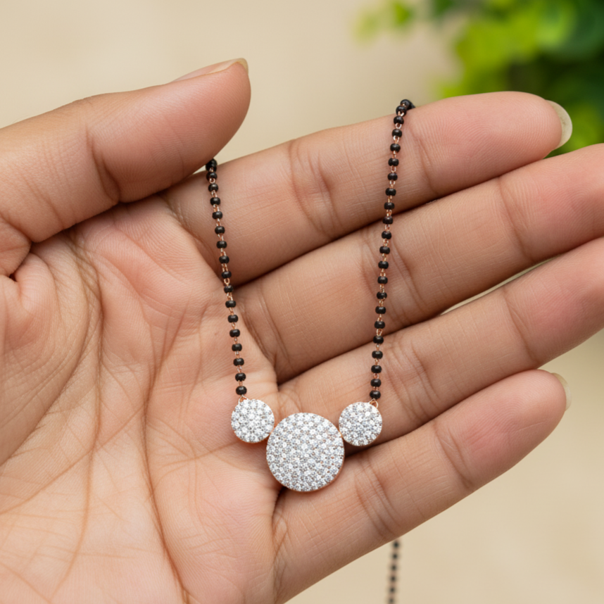 Elegant Line Gold Diamond Tanmaniya