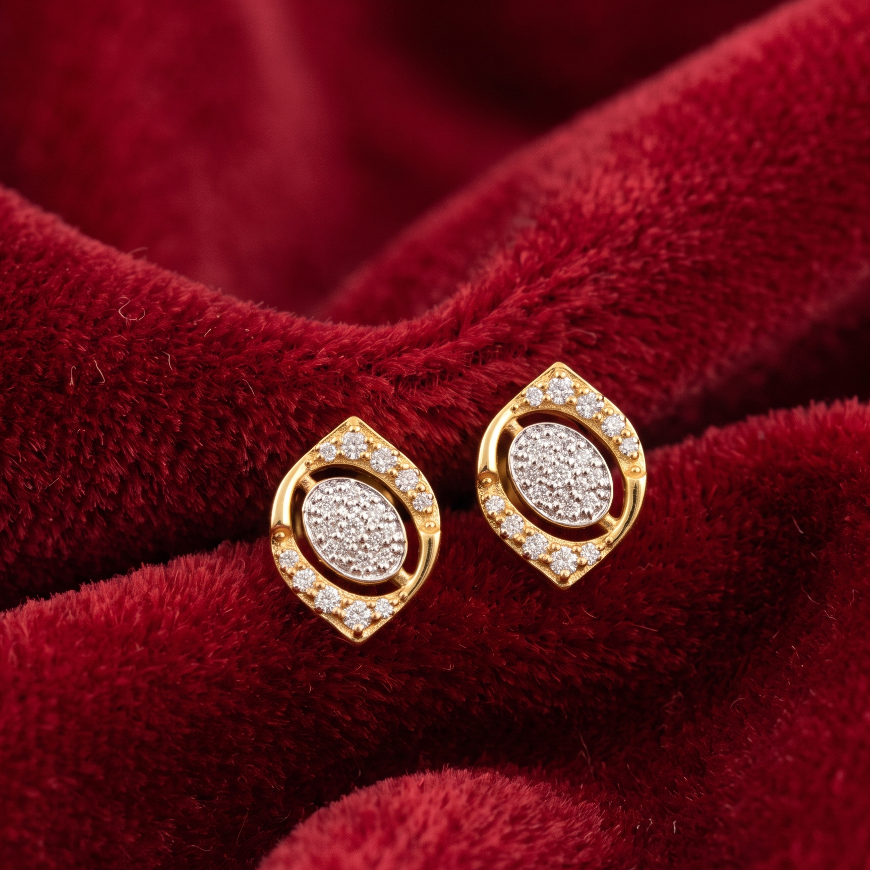 Elegant Teardrop Diamond Earrings - 3