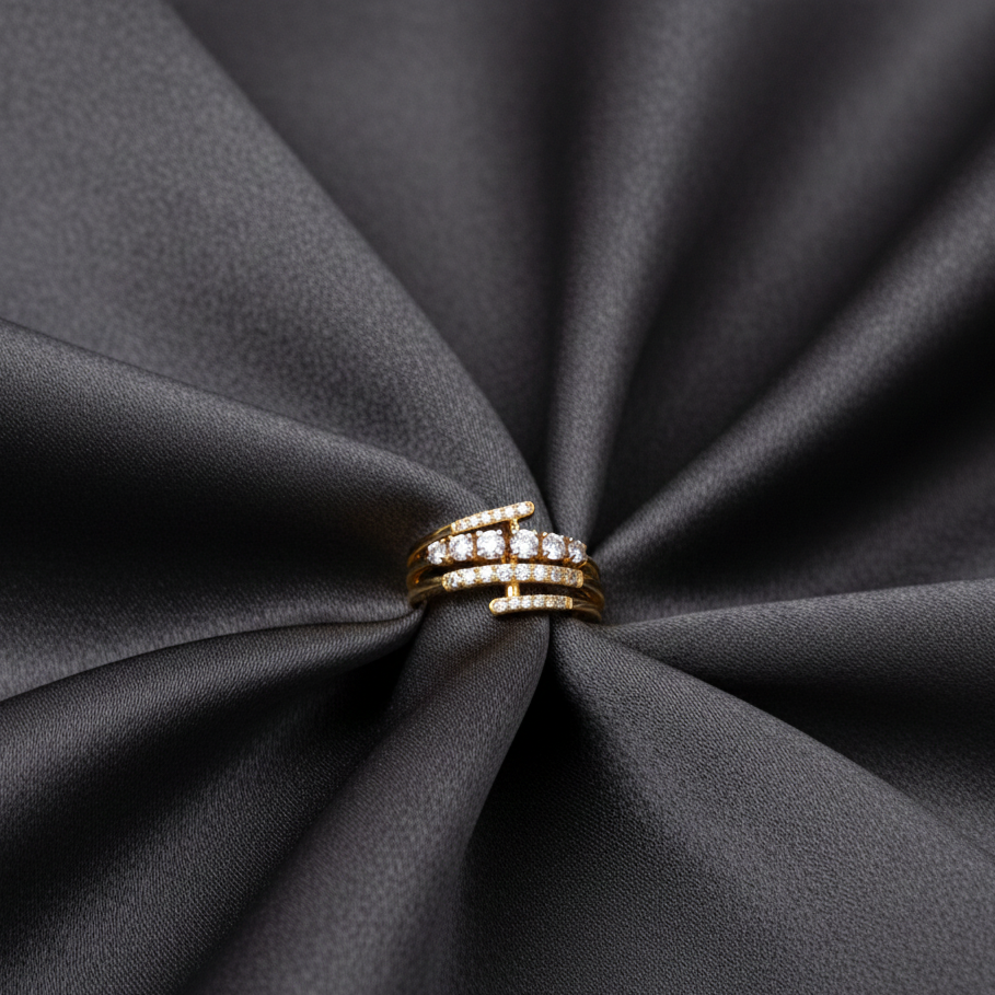 Queenly Crest Diamond Ring - 3