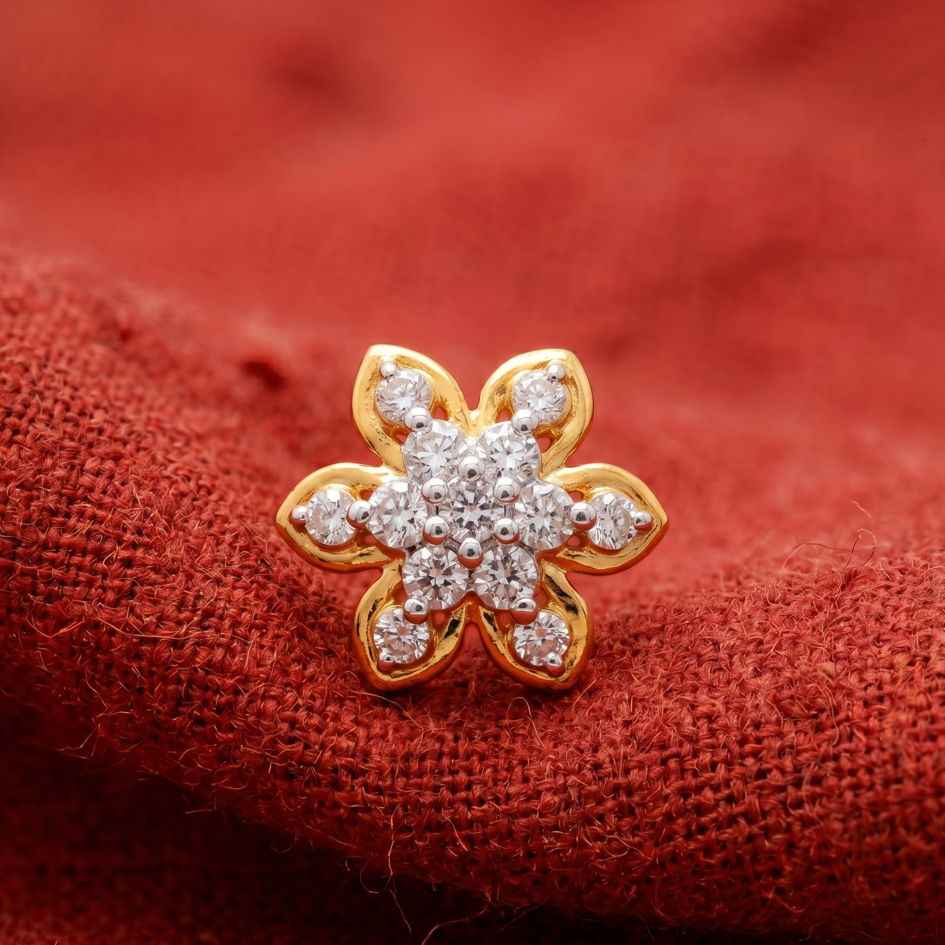 Delicate Diamond Nosepin