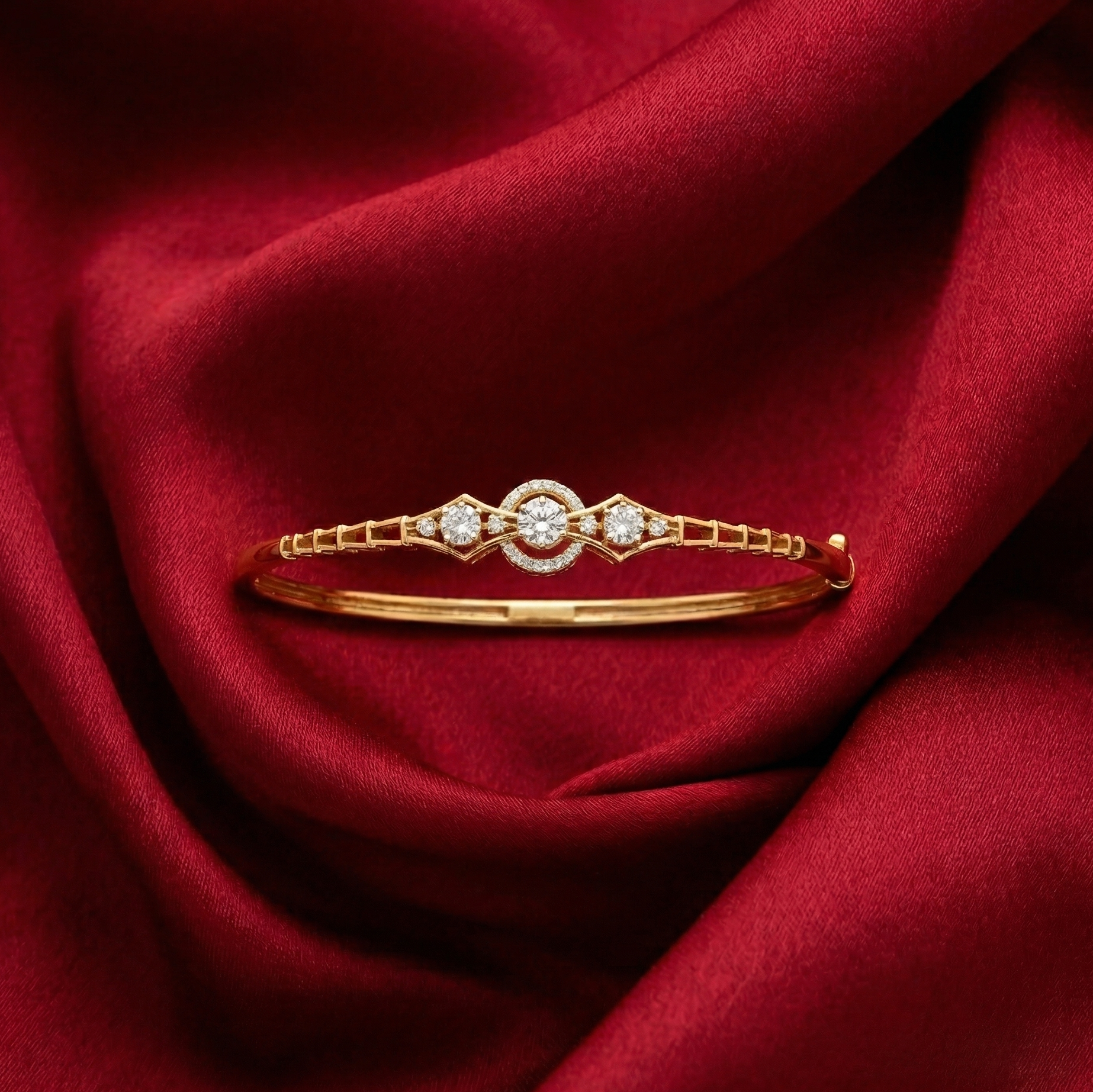 LuxeGlow Diamond Link Bracelet
