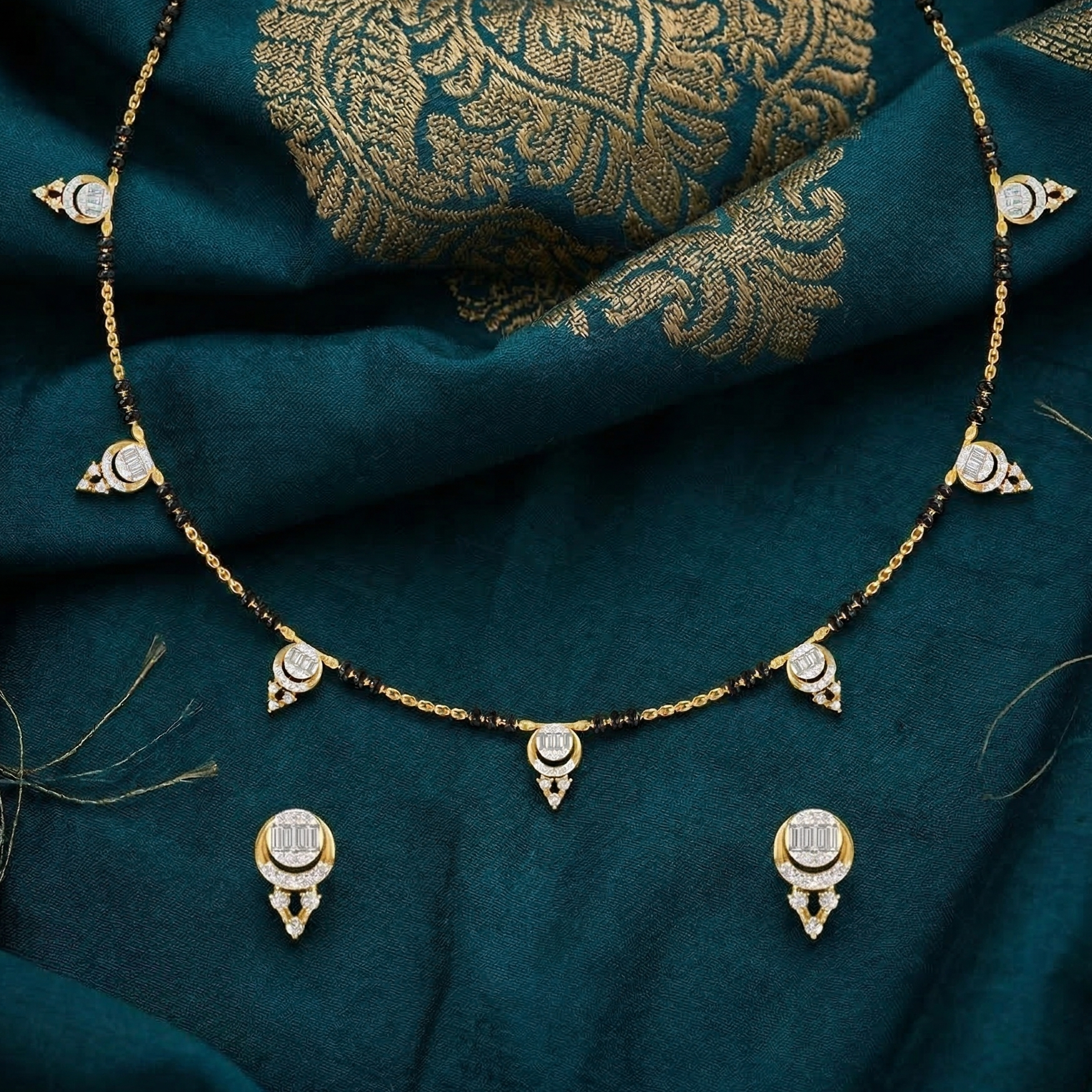 Elegant Diamond Opulence Necklace Set