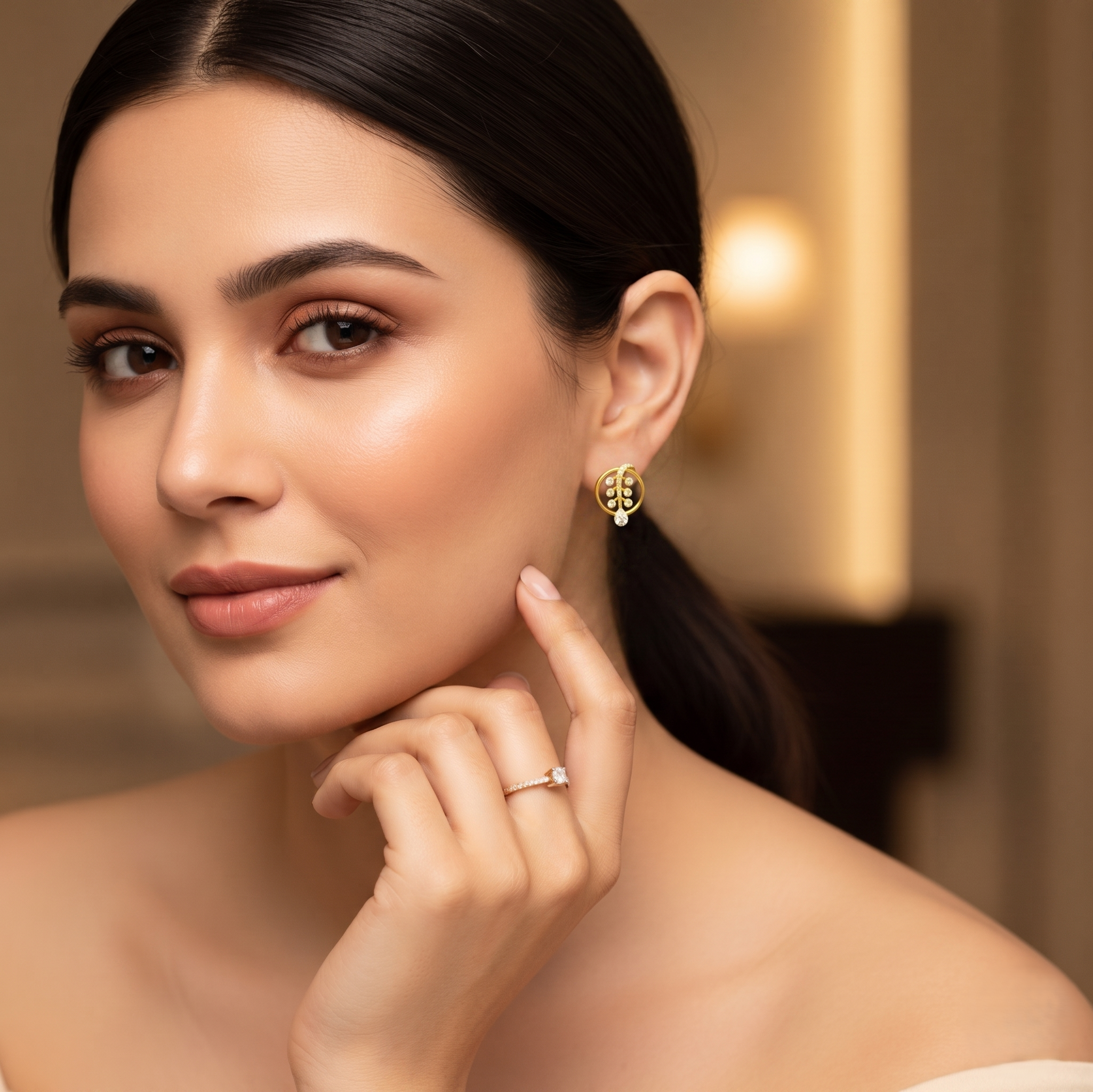 Chic Luxury Diamond Stud Earrings - 3
