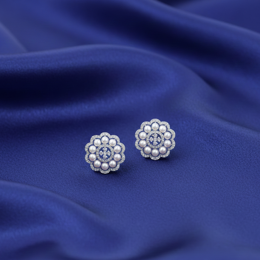 Soft Shine Diamond Stud Earrings