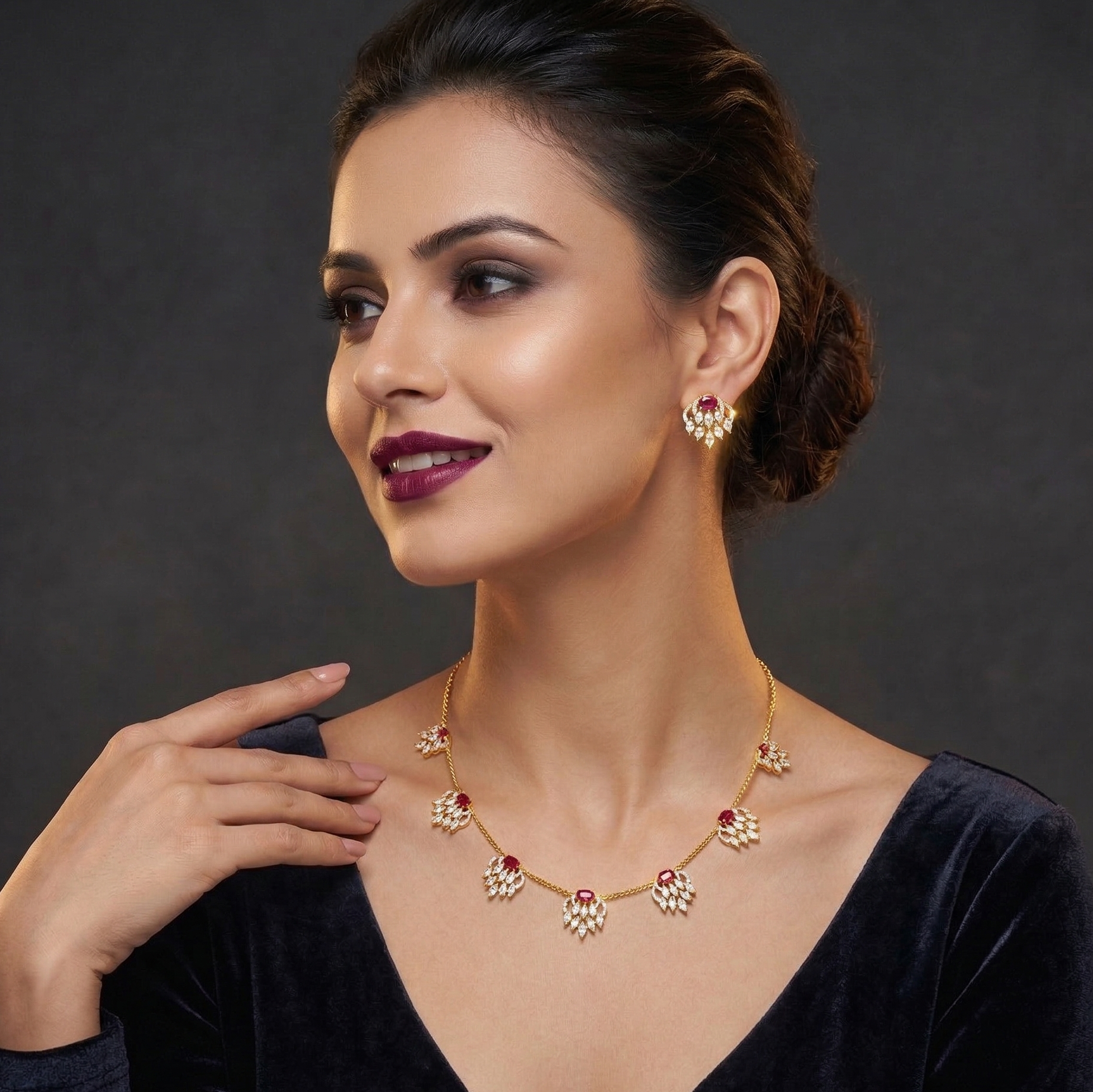 Luxury Diamond Glow Necklace Set