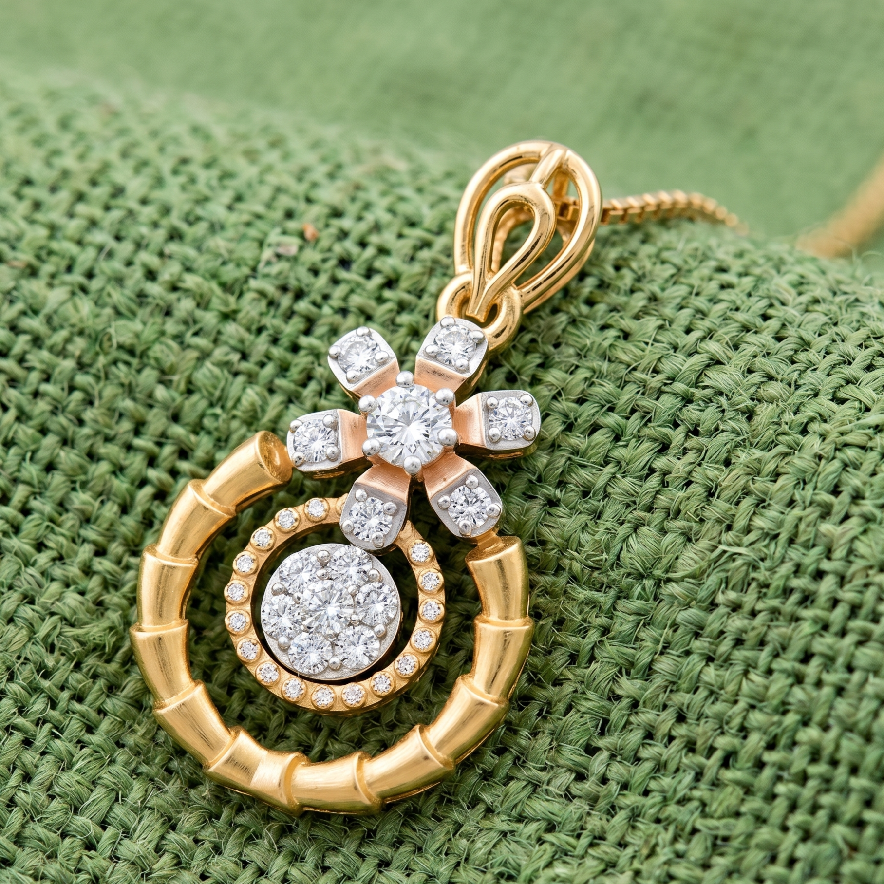 Lumiflora Diamond Pendant
