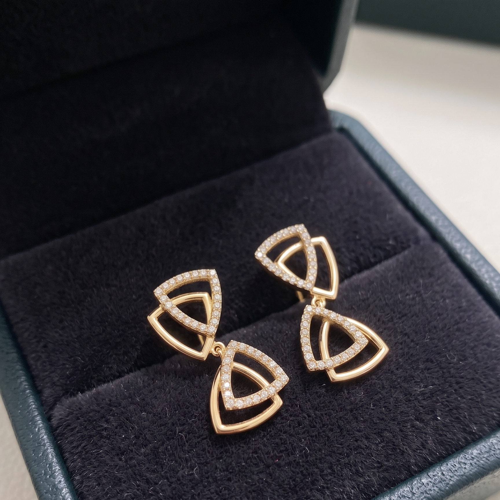 Chic Everyday Diamond Stud Earrings