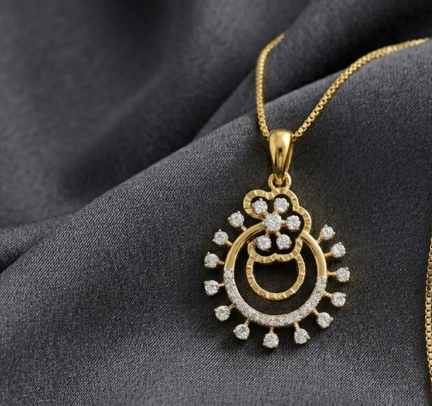 Petal Crest Diamond Pendant - 3