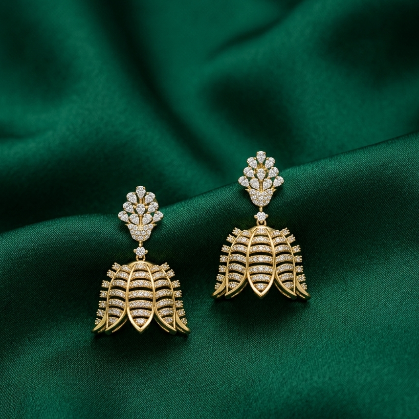 Elegant Fan-Shaped Diamond Earrings - 3
