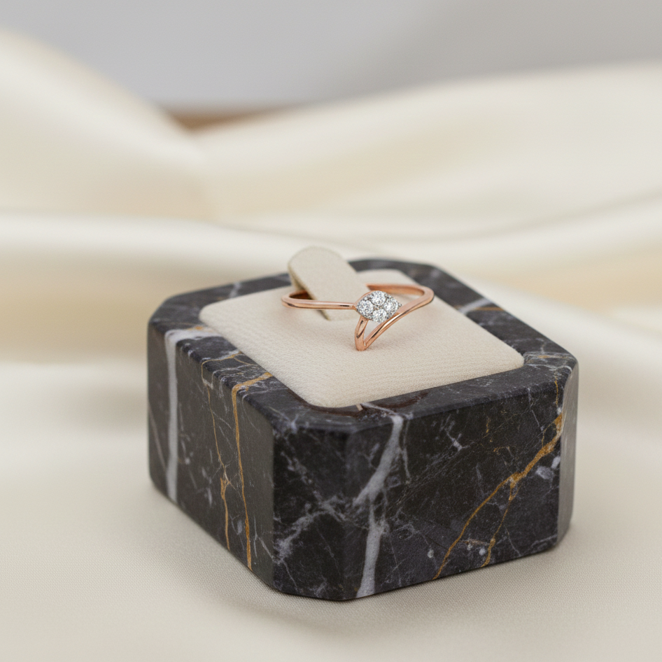 Regal Ivy Aura Diamond Ring