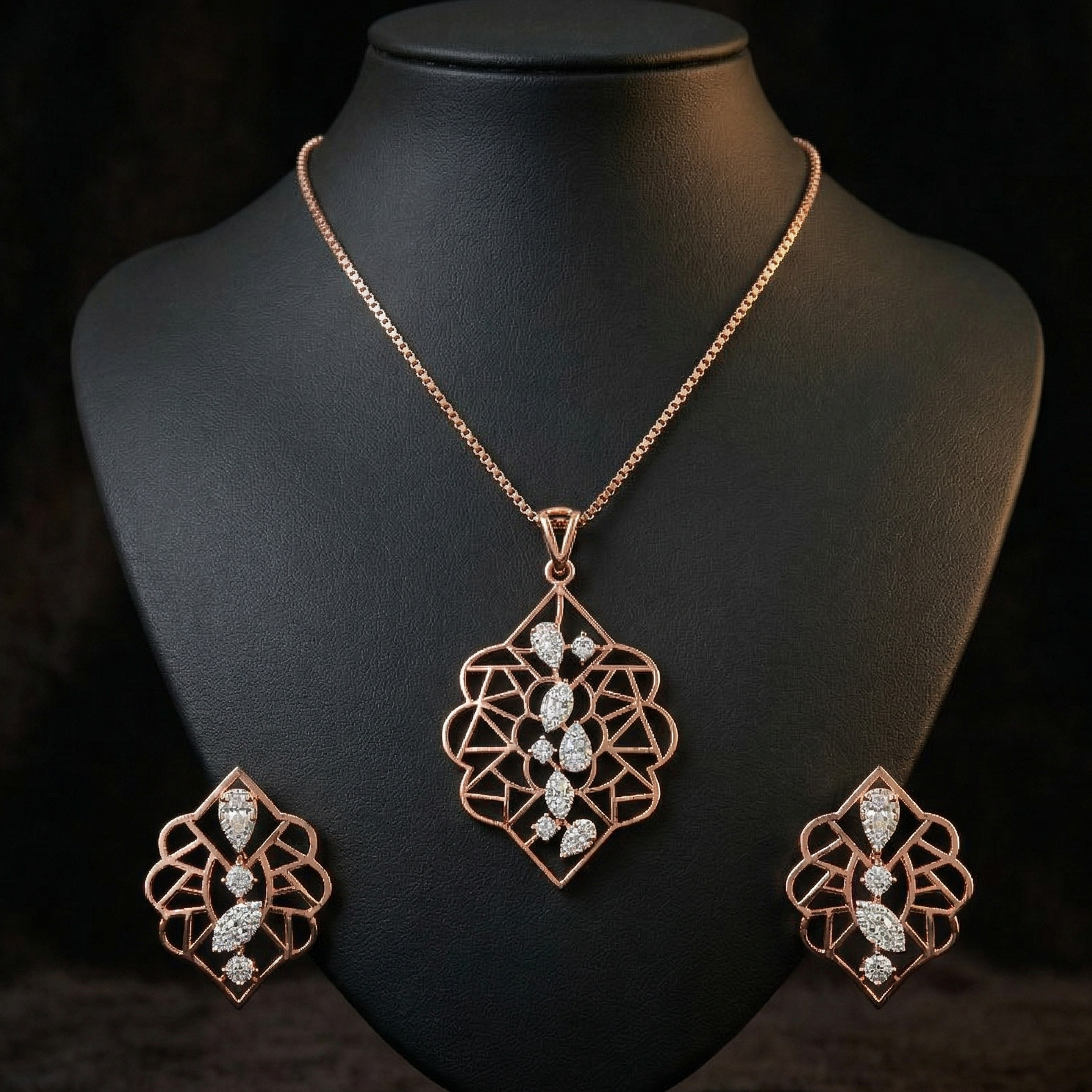 Royal Gleam Pendant Set