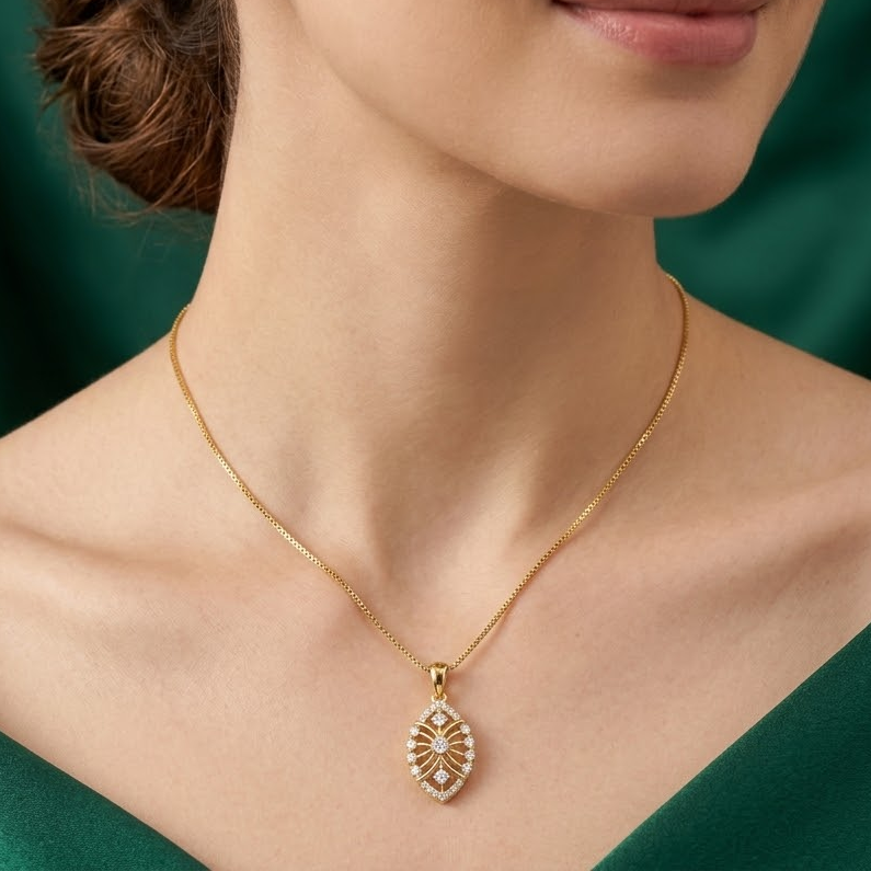 Isolina Diamond Pendant - 3