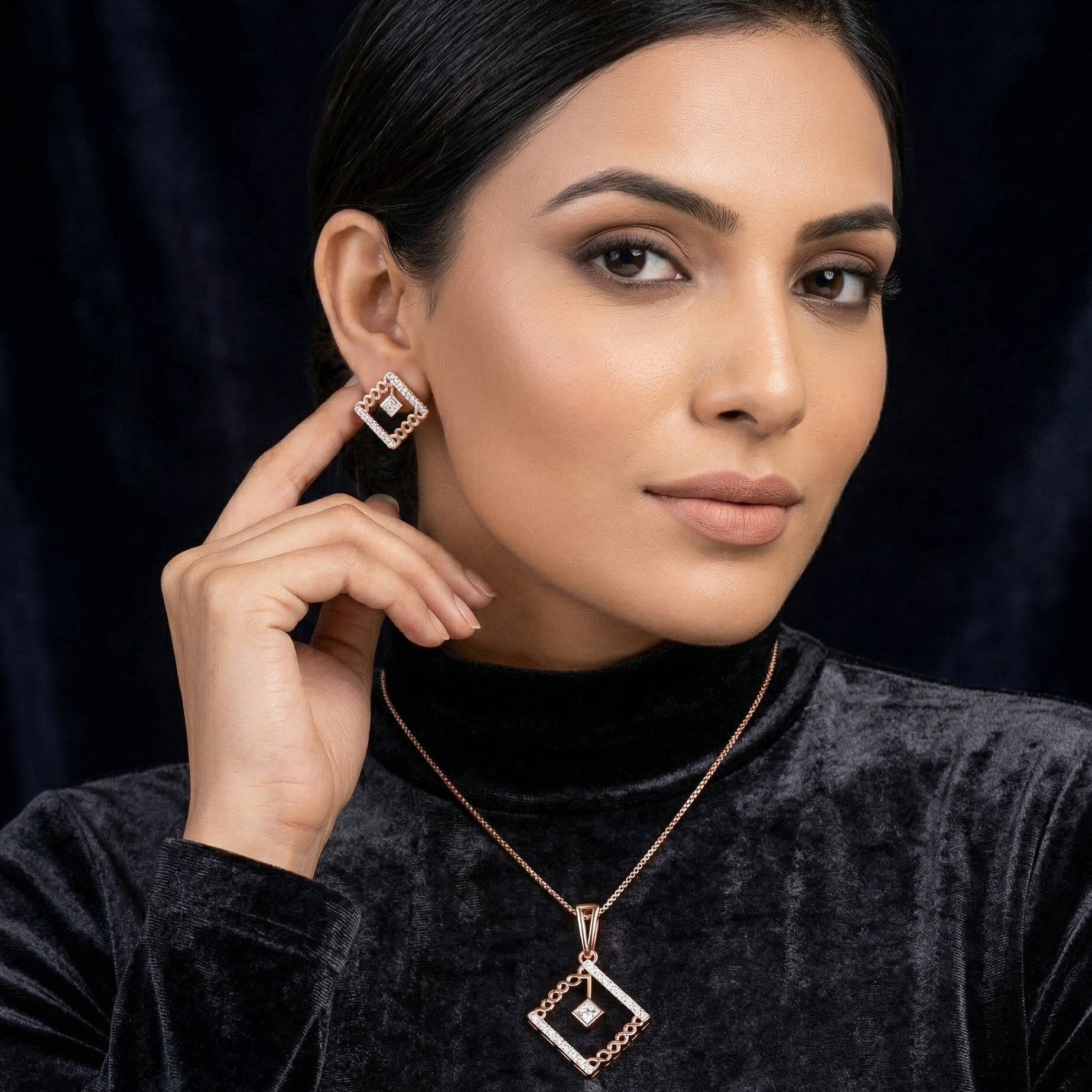 Flawless Glow Pendant Set - 3