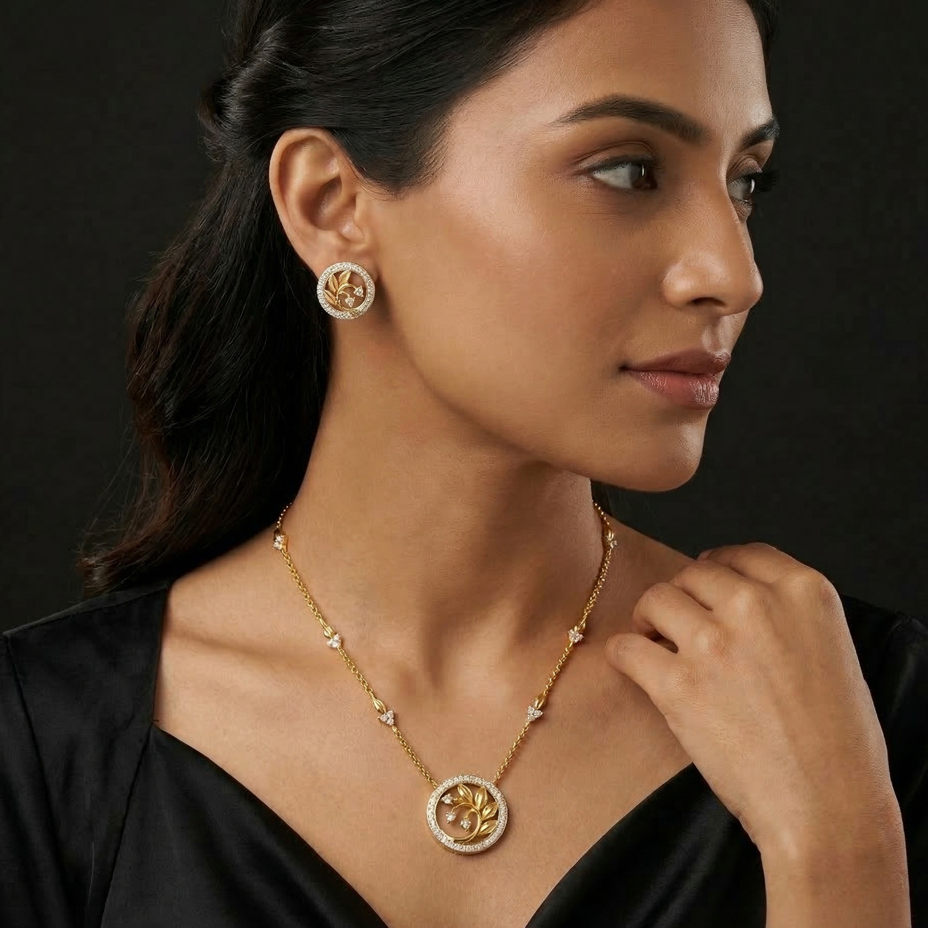 Elegant Diamond Glam Necklace Set