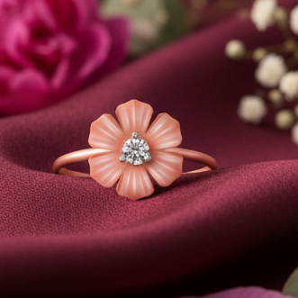 Luxe Nova Diamond Ring