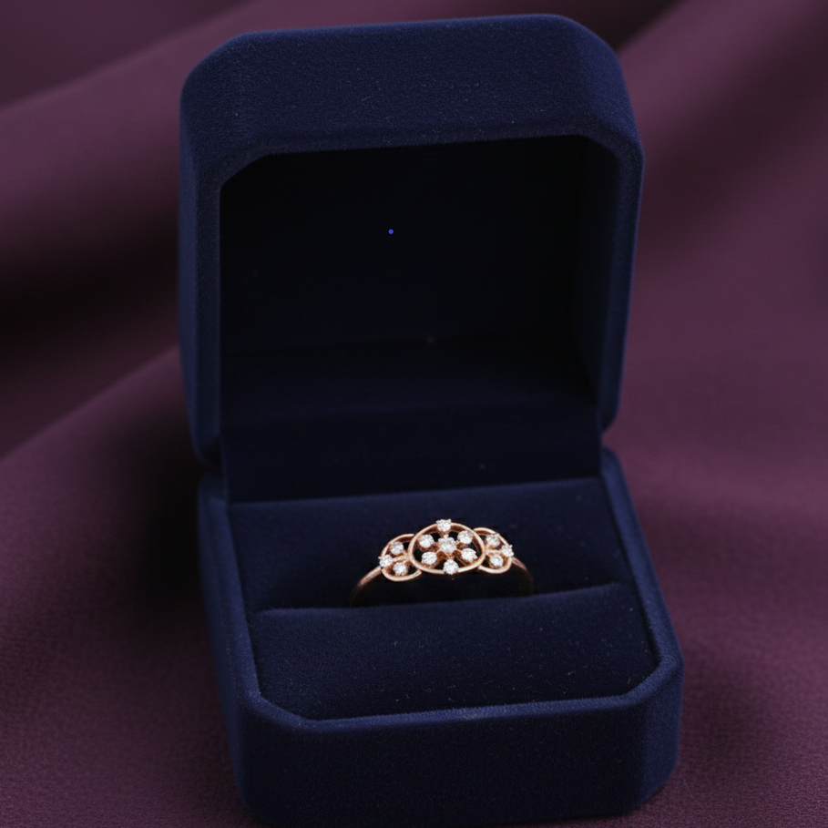 Luxe Ivy Crest Diamond Ring