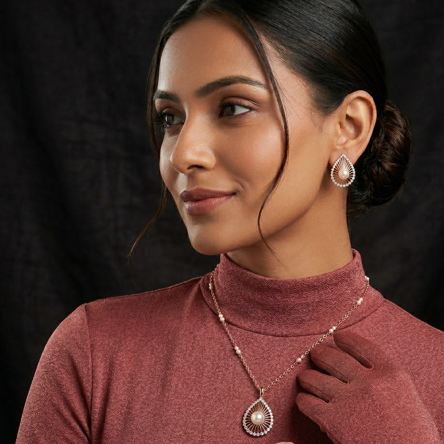 Crystal Light Diamond Pendant Set