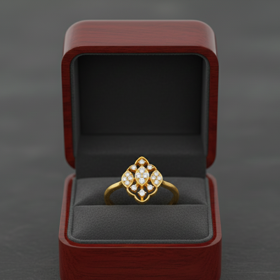 Queen's Radiance Ivy Diamond Ring