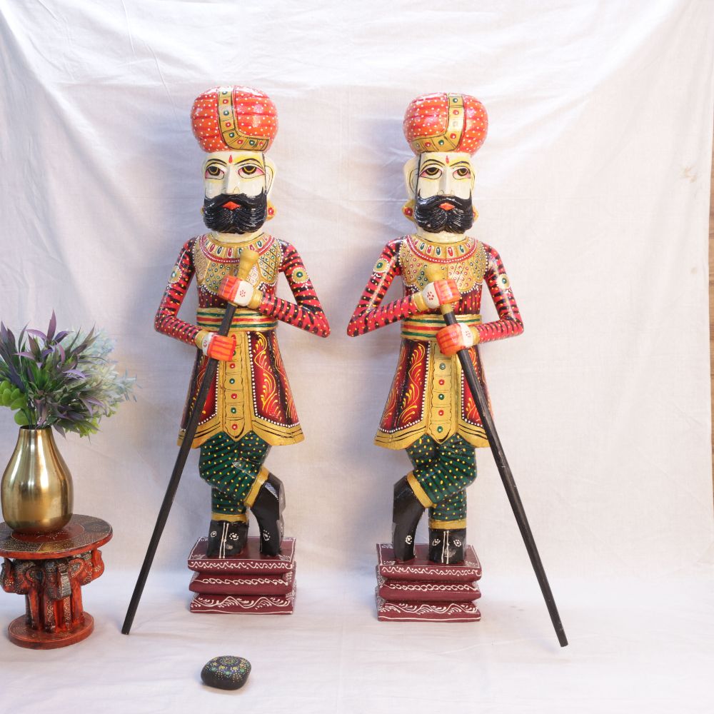 WOODEN CHOKIDAR S/2 48 INCH