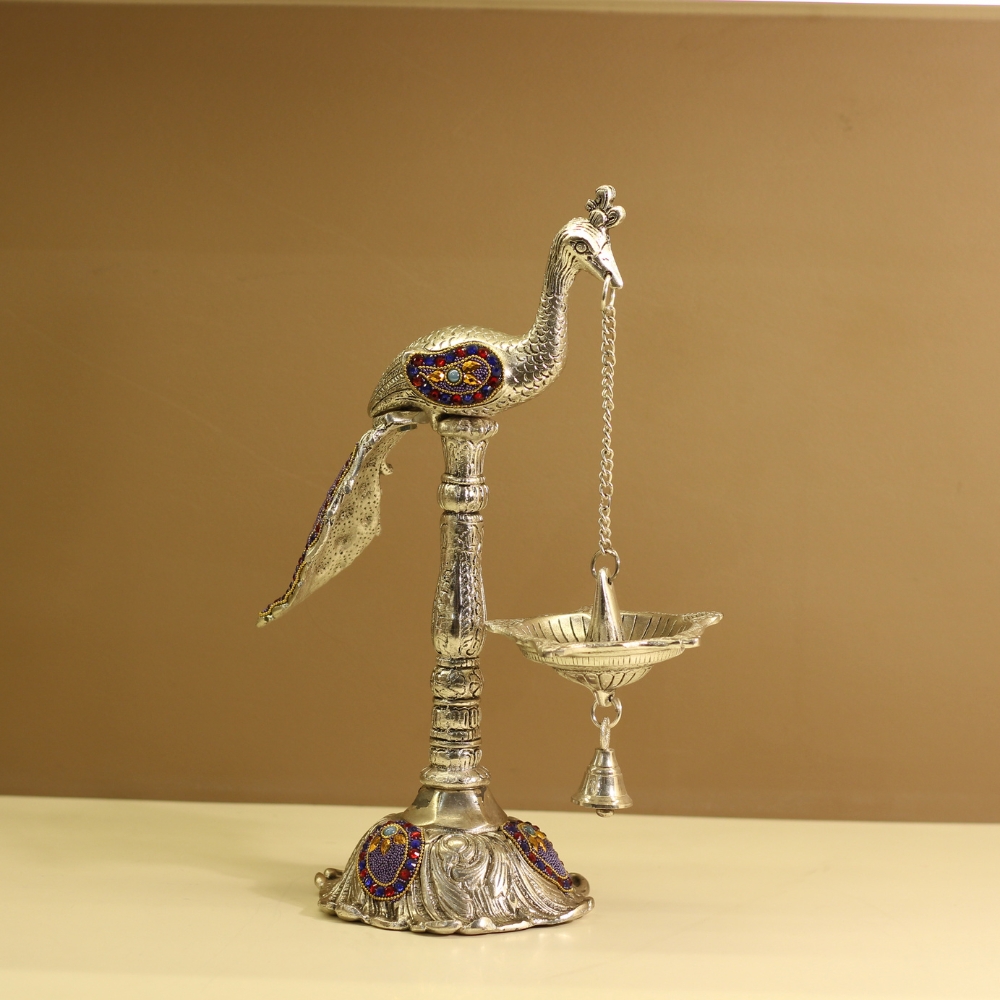 Peacock Bell Stand Purple