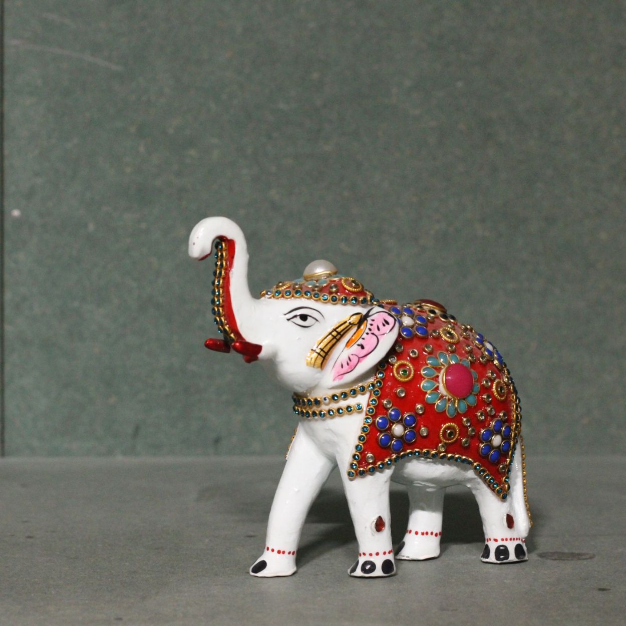 Metal White Jewellery Elephant 4'' - 4