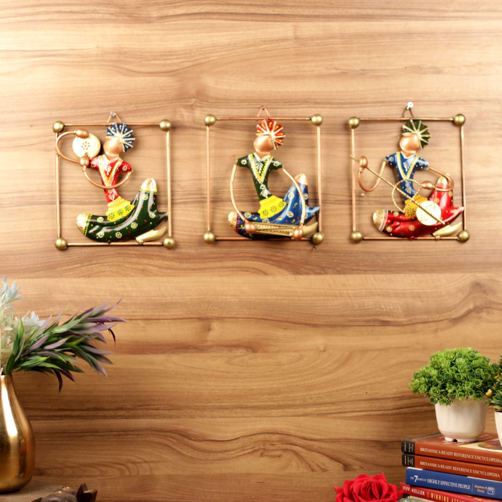 IRON PAINTED WALL SITTING MUSICAL FRAME S/3
