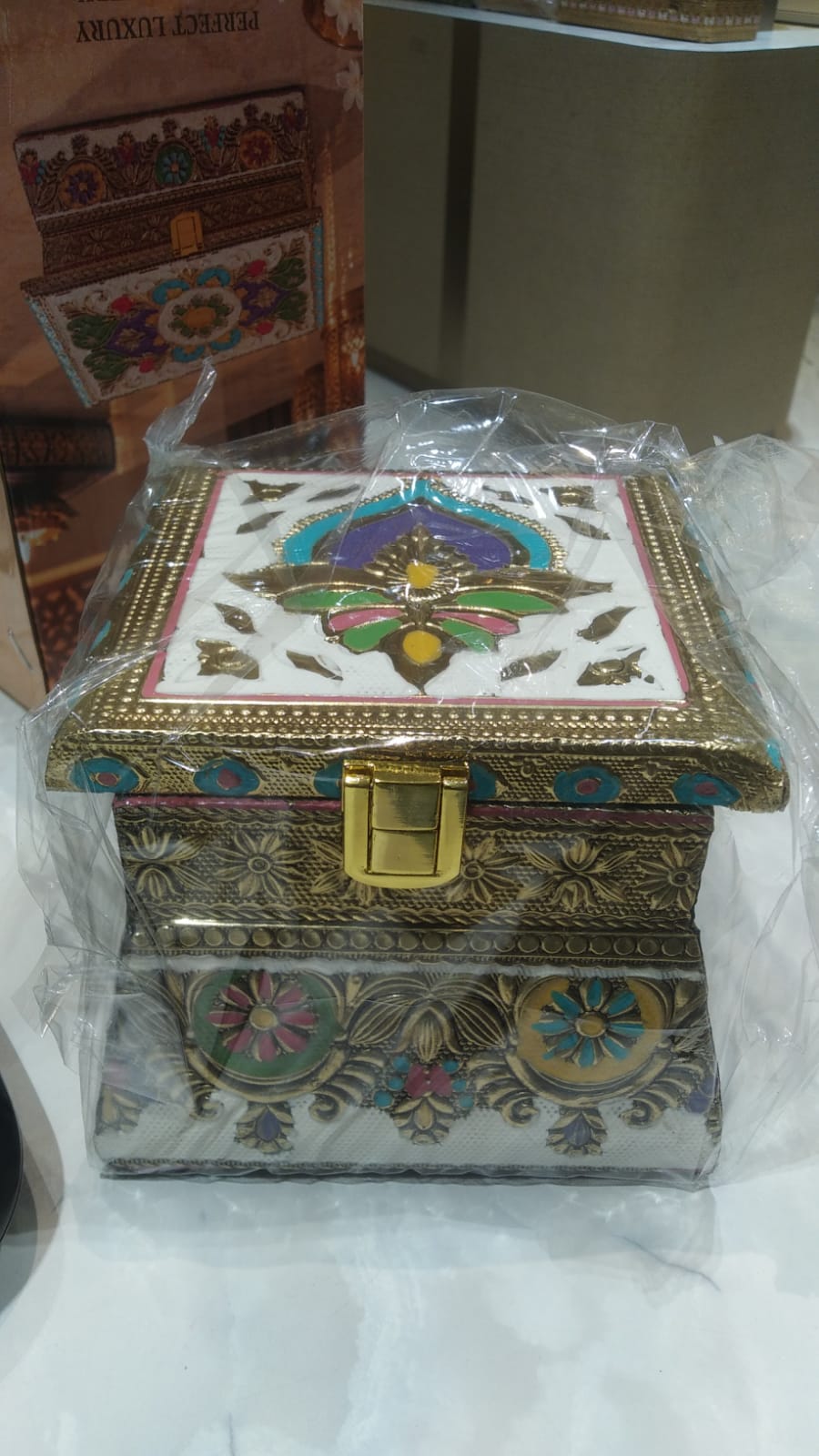 1 Jar DryFruit Box Minakari