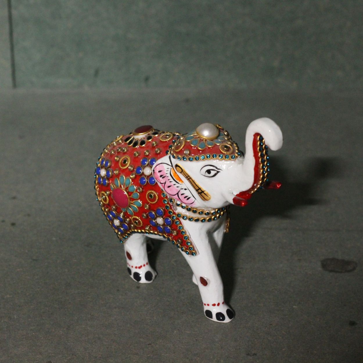 Metal White Jewellery Elephant 3'' - 6