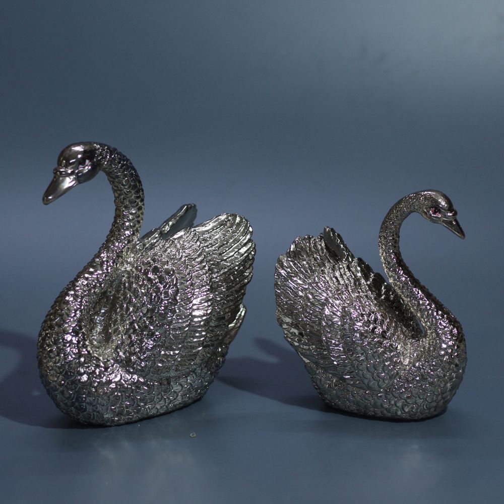 Resin Swan Pair 751B - 3