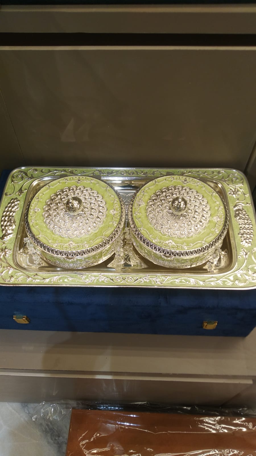 Round Peacock Dryfruit Bowl With Tray W/b