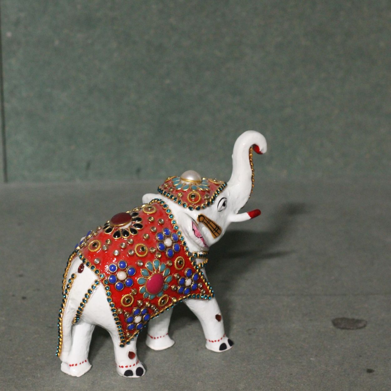 Metal White Jewellery Elephant 3'' - 8