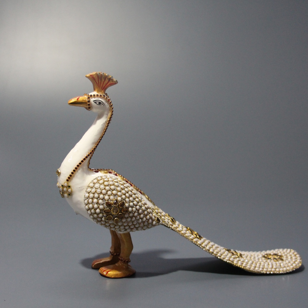 Metal Stone Peacock White 8''