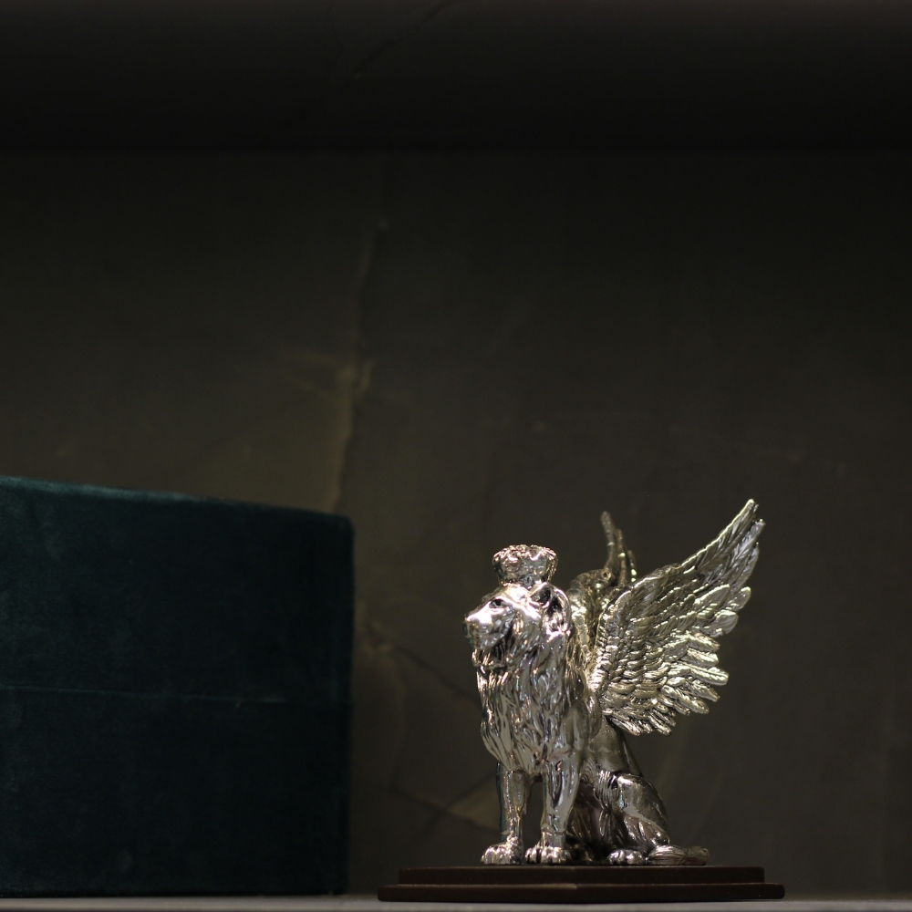 Wing Crown Lion - 4
