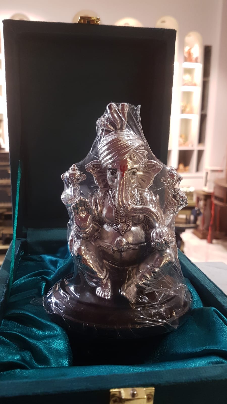 Ganesh Ji Safa Clad Silver W/b