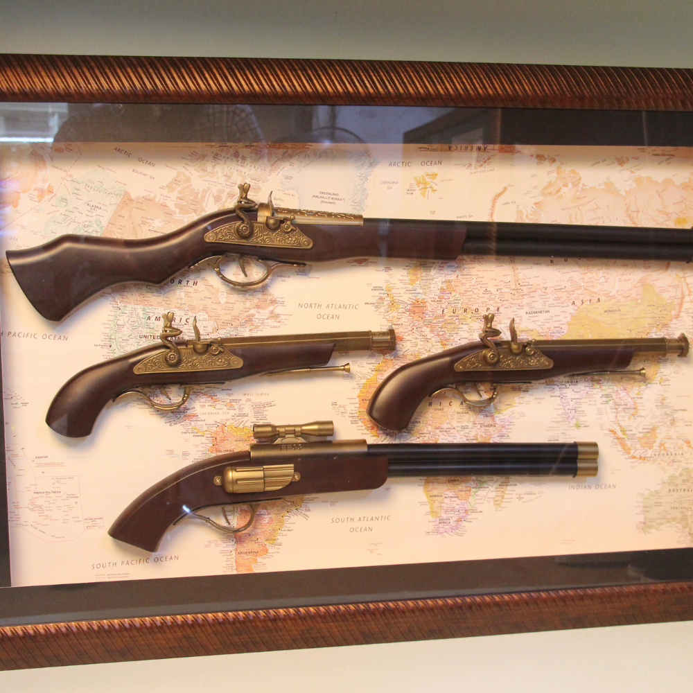 Gun With Frame - 5
