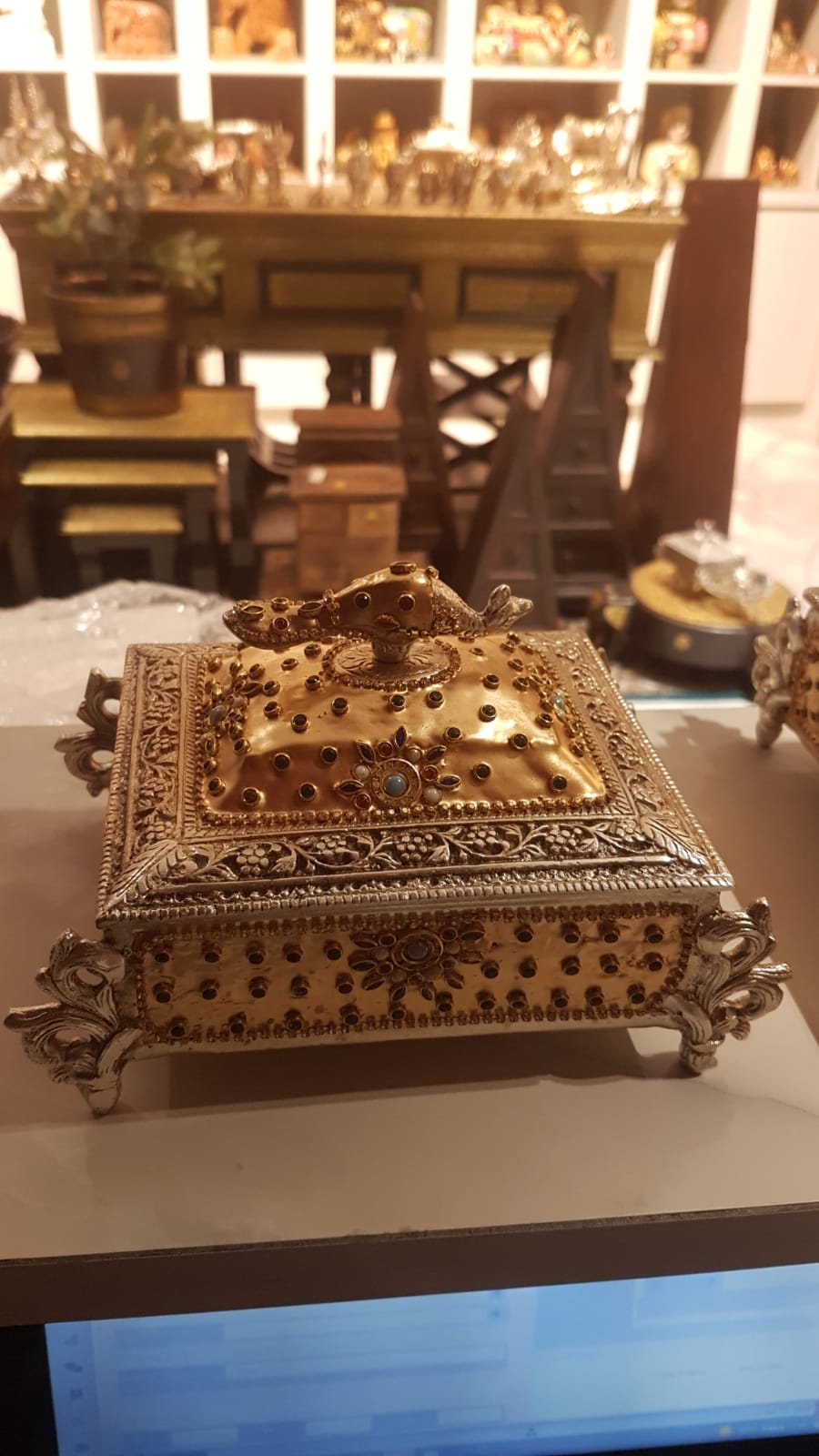 Baggi Box Golden Work