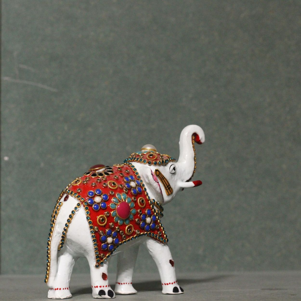 Metal White Jewellery Elephant 3'' - 7