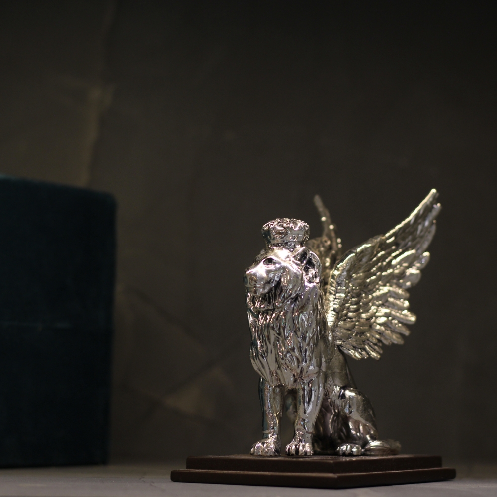 Wing Crown Lion