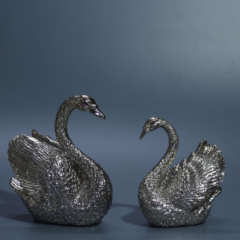 Resin Swan Pair 751B - 6