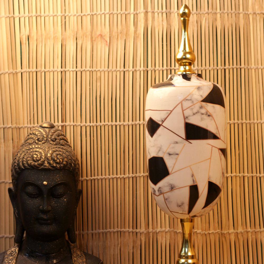 METAL GOLDEN DISPLAY POT 1