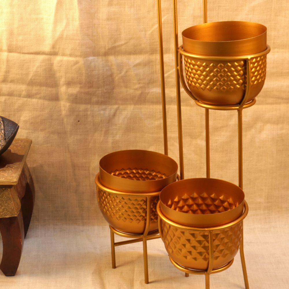 METAL TIER PLANT STAND - 4