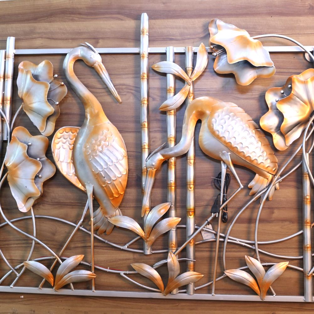 IRON PAINTED SWAN WALL